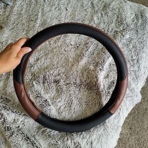 Steering wheel cover